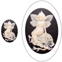 Камея акриловая, 25х18мм, феечка на листике, слоновая кость на черном, 1 шт., УЦЕНКА Камея акриловая, 25х18мм, феечка на листике, слоновая кость на черном, 1 шт., УЦЕНКА