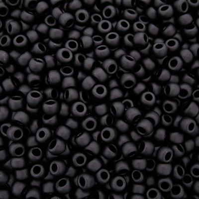 <p>Японский бисер TOHO Round (круглый Тохо), размер 11/0 (2.2 мм). Непрозрачный черный, матовый (Opaque-Frosted Jet). Оттенок может отличаться от фотографии. Цена за 10 грамм. Среднее количество бисерин в 1 грамме Toho 11/0 от 70 до 120 штук, может сильно варьироваться в зависимости от вида бисера.</p>