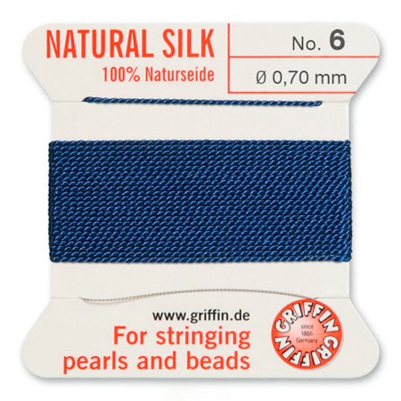 <p>Прочная нить из высококачественного натурального 100% шелка, произведена компанией Griffin (Германия). К нити прикреплена проволочная иголочка. Идеально подходит для использования с жемчугом и натуральными камнями. Толщина около 0,7 мм. Цена за моток 2 метра.</p>