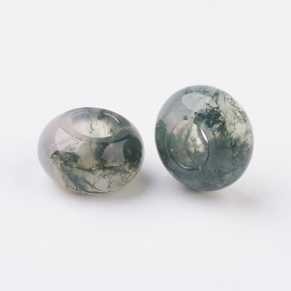 <p>Бусины - рондели с крупным отверстием (абакусы, диски) из натурального камня - индийского агата. Диаметр отверстия около 6 мм. Эти бусины отлично подходят для браслетов в стиле Пандора, а также для сборки украшений с кожаными шнурами. Бусины могут немного отличаться по форме и размеру. Оттенок может существенно отличаться от фотографии: преобладают бусины в зеленых тонах, также попадаются бусины других цветов (бордовые, сиреневые, коричневые, серые и т.д.). Цена за 1 бусину.</p>