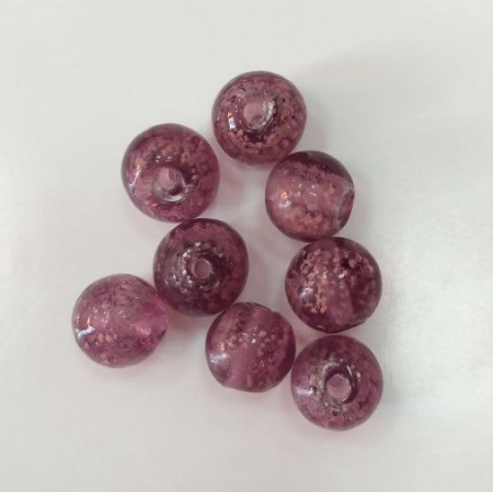 Бусина лэмпворк, 10мм, аметистовая с белыми крапинками внутри, светящаяся в темноте, 1 шт.