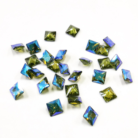 Ювелирный кристалл из фианита, 5х5мм, форма квадрат, оливково-зелёный с фиолетово-голубым покрытием, 5 шт.
