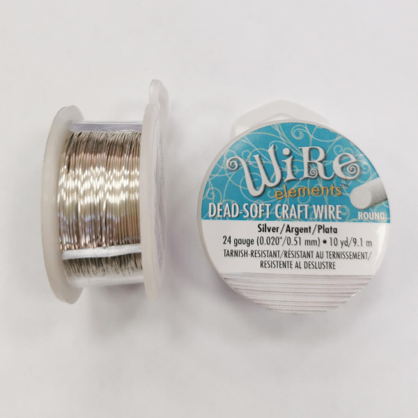 Проволока гибкая, 0.511мм, Wire elements (Craft Wire), не темнеющая, серебристого цвета, катушка, 9.1 метра <p>Качественная не темнеющая серебристая проволока для создания украшений и других видов рукоделия. Марка Wire elements (ребрендинг марки Craft Wire pro-quality), цвет светло-серебристый (Silver non tarnish). Оттенок может отличаться от фотографии. Базовый материал - медь. Толщина 24 gauge (около 0.511 мм). Намотка может состоять из нескольких частей. Цена за катушку 10 ярдов (около 9.14 метра). Произведена в Пакистане для американской компании Bead Smith.</p>