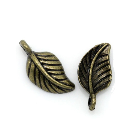 <p>Трехмерная металлическая подвеска в форме листика. Базовый материал - бижутерный металлический сплав, покрытие - бронзовое с чернением. Оттенок может отличаться от фотографии и в разных поставках. Цена за 1 шт.</p>