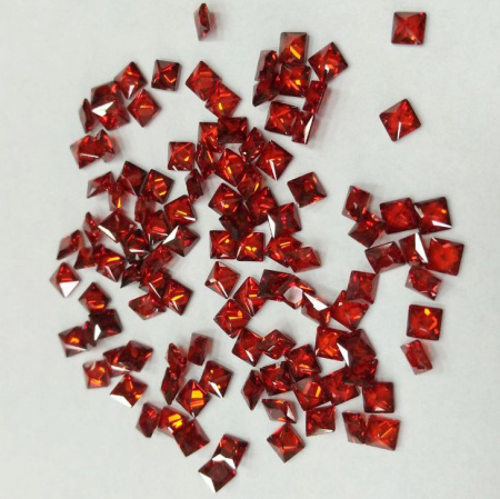 Ювелирный кристалл из фианита, 3х3мм, форма квадрат, оранжево-красный, 1 шт.