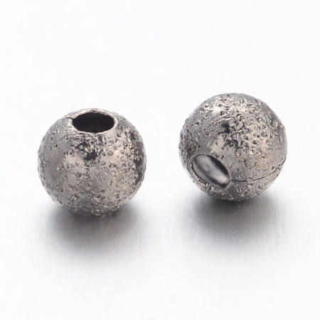 <p>
Латунная бусина с покрытием звездная пыль (stardust) цвета стали с чернением (вороненой стали). Также такие бусины называют "сахарный шарик" или "бусина с сахарным покрытием". Диаметр отверстия около 1 мм. Оттенок может отличаться от фотографии и в разных поставках. Цена за 2 грамма (около 18 штук, фасуются без проверки на дефекты).
</p>