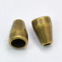 <p>Гладкий лаконичный конус бронзового цвета с небольшим чернением. Можно использовать как обниматель, концевик для кисточки или бисерных жгутов. Внутренний диаметр с одной стороны - около 5.5 мм, со второй - около 2.5 мм. На покрытии возможны небольшие неровности. Оттенок может отличаться от фотографии и в разных поставках. Цена за 1 шт.</p>
