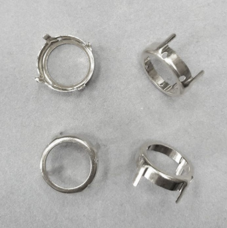 Оправа с цапами, 18мм, пришивная, форма круг, базовый материал - латунь, стального цвета, 1 шт.