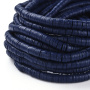 <p>Плоские круглые бусины - чипсы (диски, рондели heishi) ручной работы из полимерной глины (пластики). Бусины могут немного отличаться по форме и размеру. Оттенок может отличаться от фотографии. Цвет: темно-синий, могут быть более матовые, чем на фотографии. Бусины довольно мягкие, гибкие, напоминают каучук (иногда их называют резиновые). Цена за низку длиной около 43 см, около 350-400 бусин.</p>