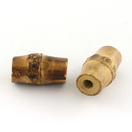 <p>Бусины из натурального бамбука. Каждая бусина обожжена и покрыта лаком. Бусины такого вида широко используются для создания украшений в эко-стиле и в этническом стиле, в том числе в качестве тибетских бусин Бодхи (буддизм, индуизм). Бусины могут отличаться по цвету и размеру. Отверстие около 2.5-3 мм. Цена за 5 штук.</p>