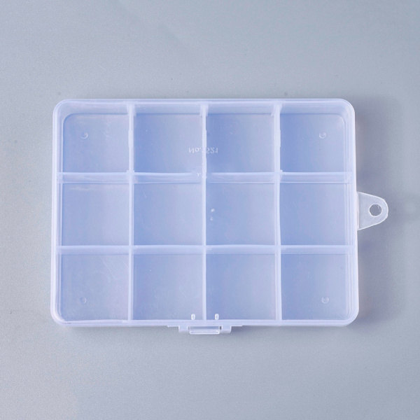 Коробочка для хранения, 13х10х22см, прямоугольная, 12 ячеек, прозрачная, защёлкивающаяся, 1 шт. <p>Прямоугольный контейнер (пенал) для хранения фурнитуры из качественного прозрачного пластика с двумя защёлками. У органайзера имеется 12 ячеек с внутренним размером примерно 3*3 см. На торцевой части контейнера имеется петелька для подвешивания. На коробочке возможны небольшие царапинки, пятнышки. Цена за 1 шт.</p>