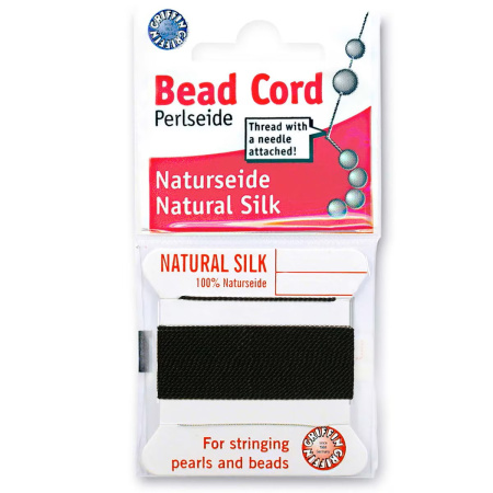 <p>Толстая и прочная нить из высококачественного натурального 100% шелка, произведена компанией Griffin (Германия). К нити прикреплена проволочная иголочка. Идеально подходит для использования с жемчугом и натуральными камнями. Толщина около 0,9 мм. Цена за моток 2 метра.</p>