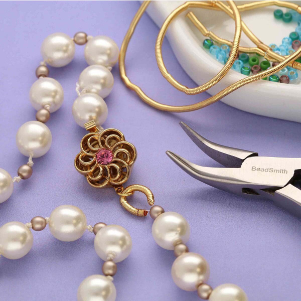 Канитель, 1.5-1.9мм, extra heavy, гладкая, серебристая, 30-40 см, 1 шт. <p>
Гладкая посеребренная проволока-пружинка типа бульонка - канитель с серебристым покрытием. Тип: extra heavy. Толщина, заявленная производителем - 1.8 мм, может немного отличаться в разных поставках. Длина около 30-40 см (канитель нарезана производителем). На проволоке могут периодически встречаться заломы/растянутые участки. Оттенок может отличаться от фотографии и в разных поставках.
</p>