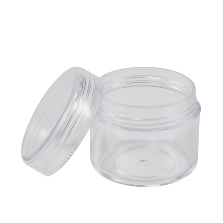 <p>Баночка для хранения бисера, бусин, мелкой фурнитуры и т.д. из качественного прозрачного пластика. Крышечка плотно завинчивается. Диаметр 3,9 см. Высота 3.3 см. На баночках возможны небольшие потертости. Цена за 1 баночку.</p>