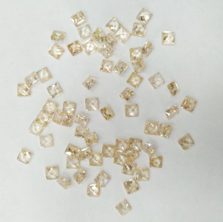 Ювелирный кристалл из фианита, 3х3мм, форма квадрат, шампань, 1 шт.