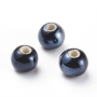 <p>Эффектная фарфоровая (porcelain) бусина ручной работы в форме слегка приплюснутого к отверстию шара. Цвет темный сине-черный с жемчужным отливом (напоминает гематит). Оттенок может отличаться от фотографии. Бусины могут немного отличаться по форме и размеру. Вокруг отверстия могут быть неровности и небольшие сколы. Цена за 5 бусин.</p>