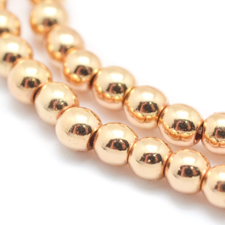 <p>Низка каменных бусин из окрашенного (металлизированного) гематита, цвет золотистый. Стойкое гальваническое напыление. Оттенок может отличаться от фотографии и от партии к партии. Бусины могут немного отличаться по размеру от заявленного. Гематит создан искусственно, по составу аналогичен натуральному камню. В низке около 68 бусин, длина низки около 39 см. Низки формируются без проверки каждой бусины на дефекты. Цена за низку.</p><p>ВНИМАНИЕ: возможны царапинки, вмятинки и пятнышки.</p>