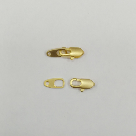 Застежка, 10х5мм, Корея, карабин продолговатый, с ответной частью, базовый материал - латунь, матовый позолоченный, 1 шт. Застежка, 10х5мм, Корея, карабин продолговатый, с ответной частью, базовый материал - латунь, матовый позолоченный, 1 шт.