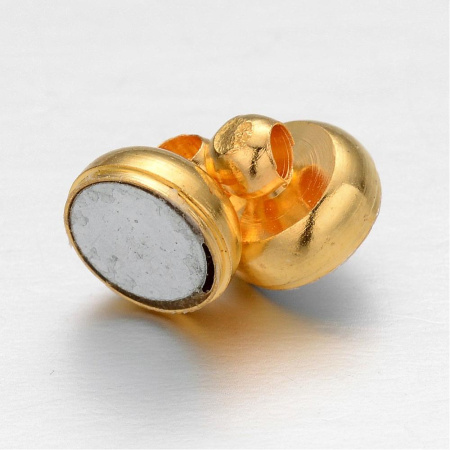 <p>Магнитная застежка золотого цвета. Оттенок может немного отличаться от фотографии. Магниты очень сильные. Диаметр петелек - 1.5 мм. Цена за 5 шт.</p>