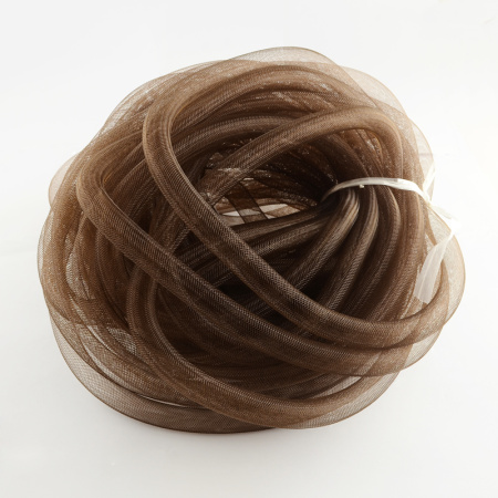 <p>
 Бижутерная сетка-рукав, сплетена из пластиковых нитей кофейного цвета (коричневая). Толщина может отличаться от заявленной на +-1.5 мм. Растягивается. Сетку можно наполнить бисером или бусинами, надеть на неё сверху бусины или подвески с не очень маленьким отверстием, завязать в нужном месте узелком. Оттенок может отличаться от фотографии и в разных поставках. По возможности, продается цельным куском, однако, может поставляться несколькими отрезами. Цена за 10 метров.
</p>