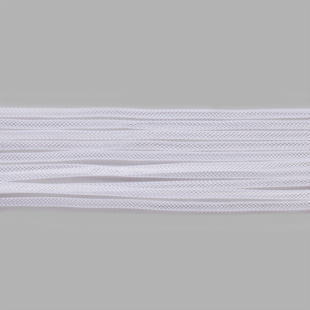 <p>
 Тонкая бижутерная сетка-рукав, сплетена из пластиковых белых нитей. Оттенок может отличаться от фотографии. Толщина может отличаться от заявленной на +-1.5 мм. Растягивается. Сетку можно наполнить бисером или бусинами, надеть на неё сверху бусины или подвески, завязать в нужном месте узелком. По возможности, продается цельным куском, однако, может поставляться несколькими отрезами. Цена за 15 метров.
</p>