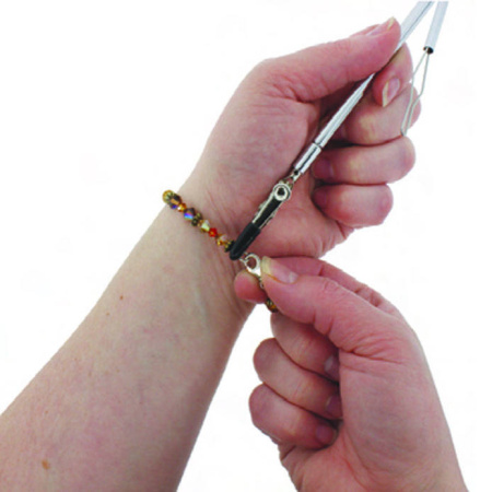 <p>
Необычное приспособление EZ-Hook 3 в 1 - уникальный инструмент для легкого самостоятельного застегивания браслетов, молний и пуговиц. Телескопическая ручка и съемные силиконовые насадки на кончиках делают это приспособление еще удобнее. Произведено американской компанией BeadSmith в Китае. Цена за 1 шт.
</p>