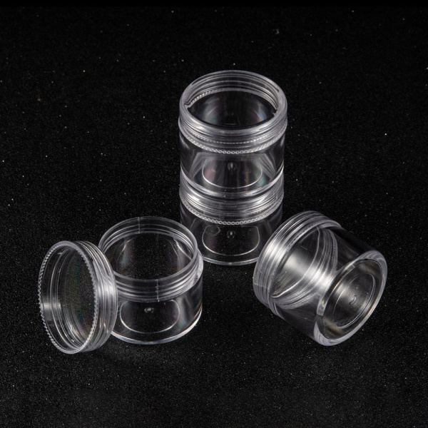 Баночка для хранения, 3.9х3.3см, прозрачная, 1 шт. <p>Баночка для хранения бисера, бусин, мелкой фурнитуры и т.д. из качественного прозрачного пластика. Крышечка плотно завинчивается. Диаметр 3,9 см. Высота 3.3 см. На баночках возможны небольшие потертости. Цена за 1 баночку.</p>