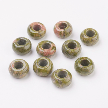 <p>Бусины - рондели с крупным отверстием (абакусы, диски) из натурального камня - унакита. Диаметр отверстия около 6 мм. Эти бусины отлично подходят для браслетов в стиле Пандора, а также для сборки украшений с кожаными шнурами. Бусины могут немного отличаться по форме и размеру. Оттенок может отличаться от фотографии: некоторые бусины почти полностью зеленые, некоторые розовые, некоторые с прозрачно-белыми включениями. Цена за 2 бусины.</p>