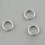 Соединительное колечко, 5мм (толщина 0.6мм, внутренний размер 3.8мм), двойное, базовый материал - латунь, серебристое, 5 грамм <p>Бюджетные двойные колечки цвета светлого серебра. Оттенок может отличаться от фотографии и в разных поставках. Отлично подойдут в качестве держателей для тяжелых подвесок. Толщина проволоки - около 0.6 мм, толщина двойной части - около 1.2 мм. Цена за упаковку 5 грамм (около 95 штук, фасуются без проверки на дефекты).</p>