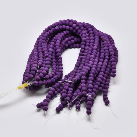 <p>Бусины из натуральной вулканической лавы (вулканического туфа), тонированной в фиолетовый цвет. Бусины матовые, пористые. Оттенок может отличаться от фотографии и в разных поставках. Бусины могут отличаться по форме и размеру. Цена за низку, около 47 бусин (низки формируются без проверки каждой бусины на дефекты). Бусины могут быть покрыты пылью от сверления, рекомендуется их протереть или промыть и хорошо просушить их перед использованием.
</p>