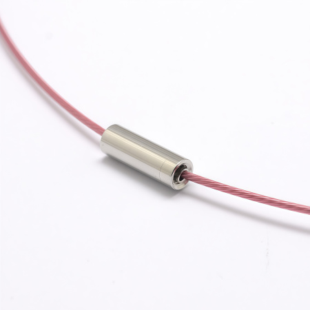 <p>Жесткая основа для колье (чокер) с закручивающимся замком. Сделана из стали с нейлоновым покрытием. Цвет основы темно-розовый, цвет замочка темно-серебристый. Длина 45 см, толщина тросика - 1 мм. Цена за 5 шт.</p>