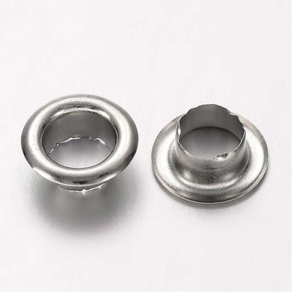 <p>Бюджетные люверсы для бижутерии (декоративные) без ответной части (блочки), размер 8.5*3.5 мм. Используются в качестве вставки для декорирования бусин Пандора или других бусин с крупным отверстием. Диаметр вставной части - 5.5 мм. Могут немного отличаться по размеру. Цена за 2 грамма (около 24 шт.)</p>