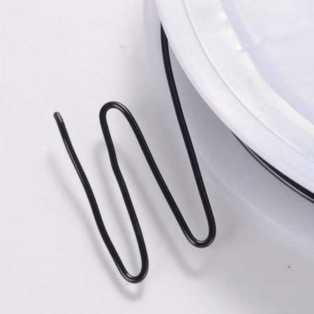 Проволока гибкая, 0.8мм, черная, 3 метра, катушка <p>Медная проволока с покрытием черного цвета. Используется для создания украшений, изготовления деревьев и цветов из бисера и камней, и прочих декоративных работ. Намотка может состоять из нескольких частей. Цена за катушку, примерно 3 метра.</p>