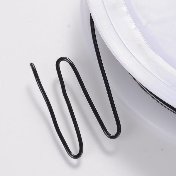 Проволока гибкая, 0.8мм, черная, 3 метра, катушка <p>Медная проволока с покрытием черного цвета. Используется для создания украшений, изготовления деревьев и цветов из бисера и камней, и прочих декоративных работ. Намотка может состоять из нескольких частей. Цена за катушку, примерно 3 метра.</p>