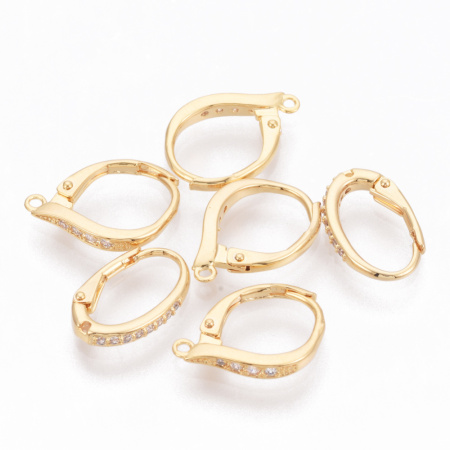 <p>Фурнитура для бижутерии Милано класса люкс (MILANO LUX). Качественный компонент для бижутерии - элегантные основы для серег с французским замочком. Микроинкрустация 4 фианитами. Тип швензы - французский замок. Цена за пару.</p><p> УЦЕНКА: на кончике швензы, возле замка, проглядывает серебристая грунтовка. На покрытии возможны небольшие неровности.</p>