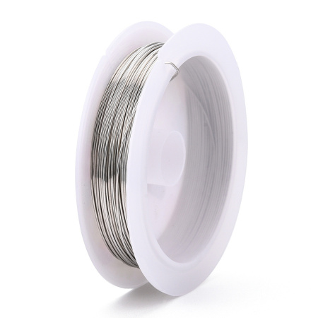 Проволока гибкая, 0.6мм, средней жесткости, стального цвета, 8 метров, катушка <p>Проволока из меди с серебристым покрытием. Используется для создания украшений в технике wire wrapping, изготовления деревьев и цветов из бисера и камней, и прочих декоративных работ, диаметр около 0,6 мм. Оттенок может отличаться от фотографии и в разных поставках. Намотка может состоять из нескольких частей. Цена за катушку около 8 метров.</p>