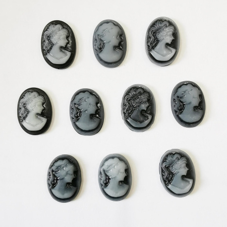 Камея акриловая, 18х13мм, девушка, серая на черном, 10 шт.