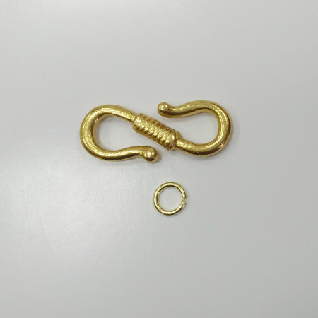 Застежка, 23х14мм, крючок с бороздками, с соединительным колечком, базовый материал - цинковый сплав, позолоченный, 2 шт.