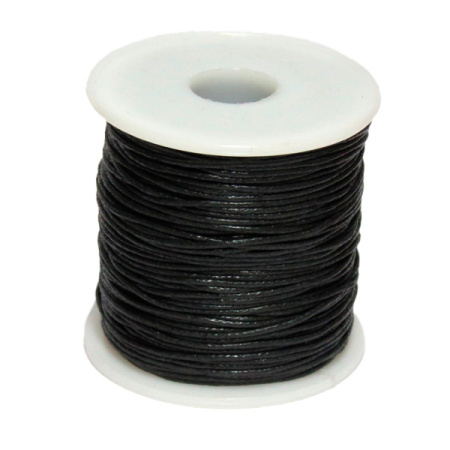 <p>Вощеный шнур, цвет черный. Толщина 1±0,2 мм. По возможности, продается цельным куском, однако, может поставляться несколькими отрезами.  Оттенок может отличаться от фотографии и в разных поставках. По возможности, продается цельным куском, однако, может поставляться несколькими отрезами. Цена за 20 метров.</p>