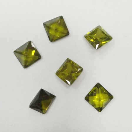 Ювелирный кристалл из фианита, 3х3мм, форма квадрат, оливково-зеленый, 1 шт.