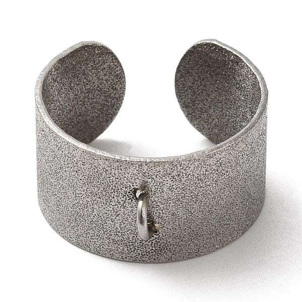 <p>Качественная широкая основа-кафф для кольца с одной петелькой для декорирования. Ширина кольца 10 мм, внешний диаметр петельки 4 мм. Размер кольца в исходном состоянии - около 17.3 мм. Кольцо разъемное, размер можно немного отрегулировать. Поверхность кольца текстурная, напоминает покрытие "звёздная пыль", за счёт чего кольцо красиво блестит. У петельки возможно небольшое тёмное пятнышко.
Нержавеющая сталь марки 304 (используется в пищевой и медицинской промышленности, не темнеет, не облезает). Оттенок может отличаться от фотографии и в разных поставках. Цена за 2 шт.</p>