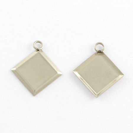 Рамка для кабошона 17х15.5мм (внутренний размер 14х14мм), в форме ромба, лаконичная, базовый материал - нержавеющая сталь, без покрытия, 1 шт. Рамка для кабошона 17х15.5мм (внутренний размер 14х14мм), в форме ромба, лаконичная, базовый материал - нержавеющая сталь, без покрытия, 1 шт.