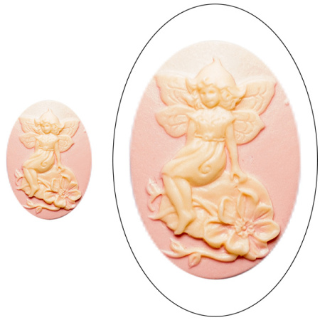 Камея акриловая, 25х18мм, феечка на листике, слоновая кость на розовом, 1 шт.