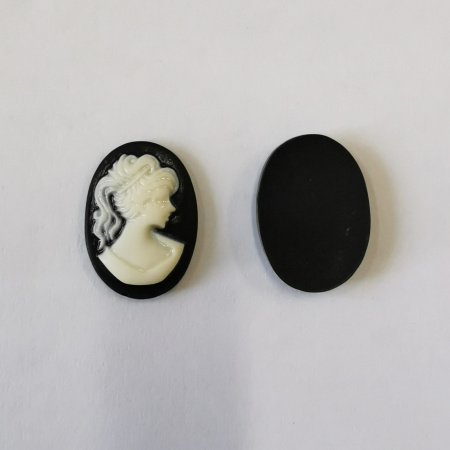 <p>Бюджетная акриловая камея с изображением девушки. Камеи могут немного отличаться по цвету и рисунку. В один заказ мы стараемся класть одинаковые камеи. Производство - Китай. Цена за 10 шт.</p>
