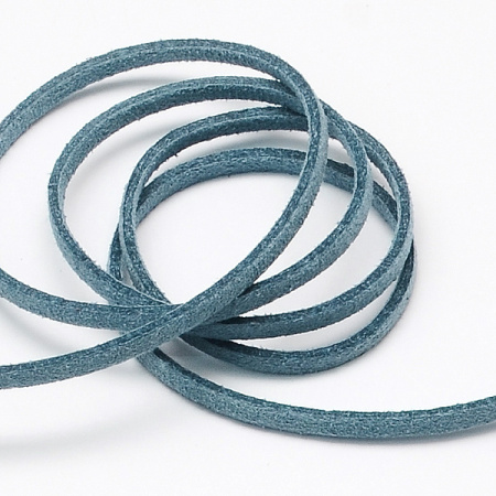 <p>Плоский замшевый шнур, окрашенный в серовато-голубой цвет. Оттенок может немного отличаться от представленного на фотографии. Размер может немного отличаться от заявленного. По возможности, продается цельным куском, однако, может поставляться несколькими отрезами. Цена за 5 метров.  </p>