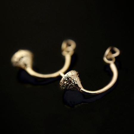 Застежки для пусет, 19.5х4.5мм, Корея, со штифтом, базовый материал - латунь, позолоченные, пара <p>Качественная корейская фурнитура класса люкс. Застежки (заглушки) для серег-гвоздиков (пуссет) с дугой и чашей со штифтом. Размер заглушки - 5*4.5 мм, дуги - 11*1.5 мм, чаши - 6*5 мм. Длина штырька - около 5 мм, толщина - около 1 мм. Материал - латунь, покрытие - позолота 16 карат. Цена за пару.</p>