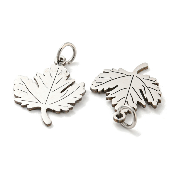 <p>Не темнеющая фурнитура из нержавейки. Эффектная двусторонняя подвеска кленовый лист из нержавеющей гипоаллергенной стали (марка 304: используется в пищевой и медицинской промышленности, не окисляется, не темнеет, не облезает). В комплекте разъёмное соединительное колечко 5*1мм, при желании его можно убрать. Оттенок может отличаться от фотографии и в разных поставках. Цена за 2 шт.</p>