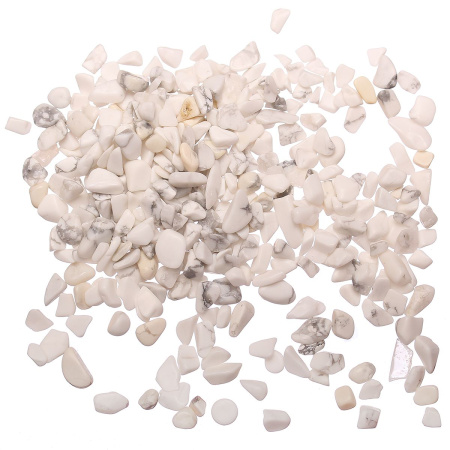 <p>Сколы из камня - кахолонга. Без отверстий! Могут существенно отличаться по форме и размеру. Используется для декорирования украшений, шкатулок, картин и т.д. Также крошку можно насыпать в стеклянную бутылочку. Цена за упаковку 20 грамм (около 80-120 шт.).</p>