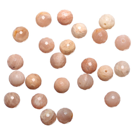 <p>Граненые бусины из натурального солнечного камня (гелиолита), относящегося к полевым шпатам. В низке 23 бусин. Цена за низку.</p>