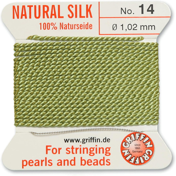 <p>Очень толстая и прочная нить из высококачественного натурального 100% шелка, произведена компанией Griffin (Германия). К нити прикреплена проволочная иголочка. Идеально подходит для использования с жемчугом и натуральными камнями. Толщина около 1,02 мм. Цена за моток 2 метра.</p>